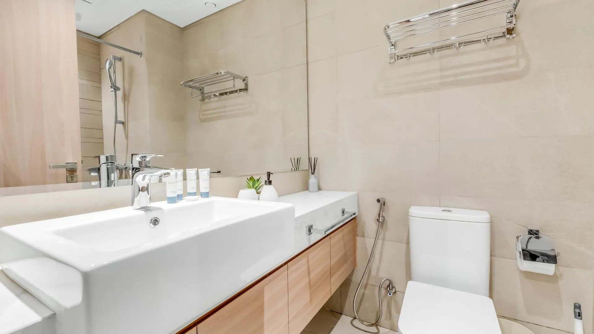 Apartment Stunning Studio With A View Dubai